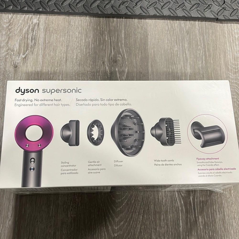 Dyson supersonic, fast dying, no extreme heat. Brand new In box, not open